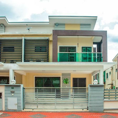 Tropical Livings Meru Ipoh Homestay By Grab A Stay Exterior foto